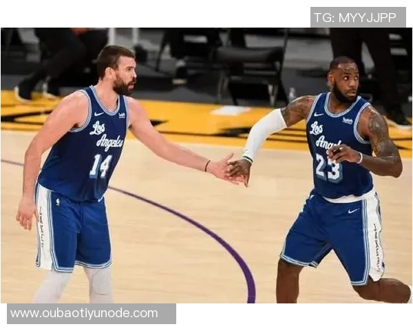 库巴追三人组本赛季表现出色14场比赛正负值高达61净效率达到150 库巴追三人组本赛季表现出色14场比赛正负值高达61净效率达到150