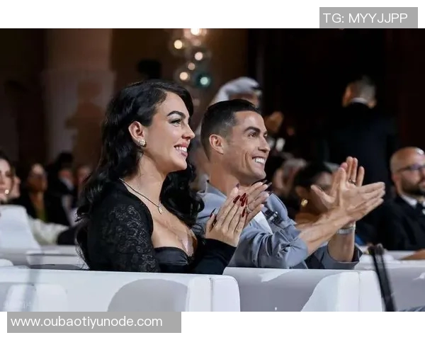 C罗为二女儿庆生送祝福偷穿乔治娜高跟鞋的趣味瞬间 C罗为二女儿庆生送祝福偷穿乔治娜高跟鞋的趣味瞬间