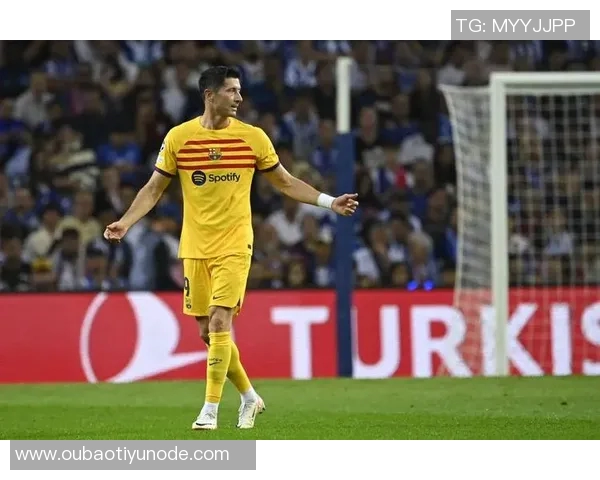 巴萨前锋线未来规划三选一续约莱万扶正费兰引进顶级前锋 巴萨前锋线未来规划三选一续约莱万扶正费兰引进顶级前锋