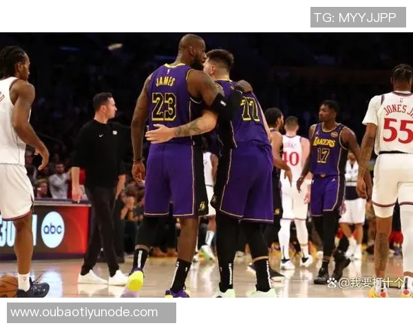 湖人继续追逐维金斯热火管理层对詹姆斯离队心存不甘 湖人继续追逐维金斯热火管理层对詹姆斯离队心存不甘