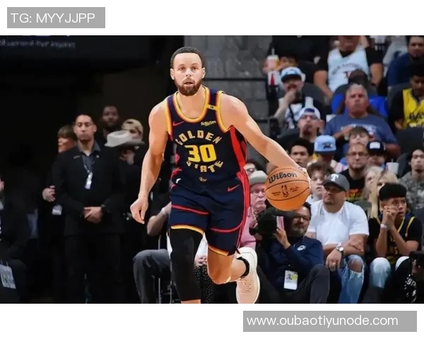 库里谈比赛开局表现不佳并分析队友对场上空间的影响