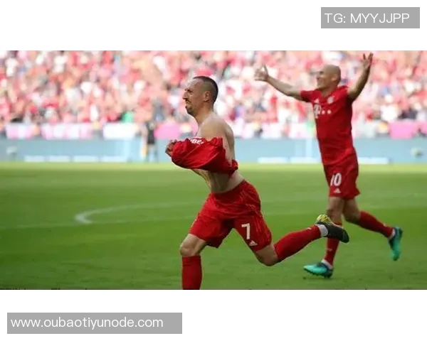 拜仁海报热身欧冠对决巴黎罗贝里小猪同框伊布小罗回忆重温 拜仁海报热身欧冠对决巴黎罗贝里小猪同框伊布小罗回忆重温